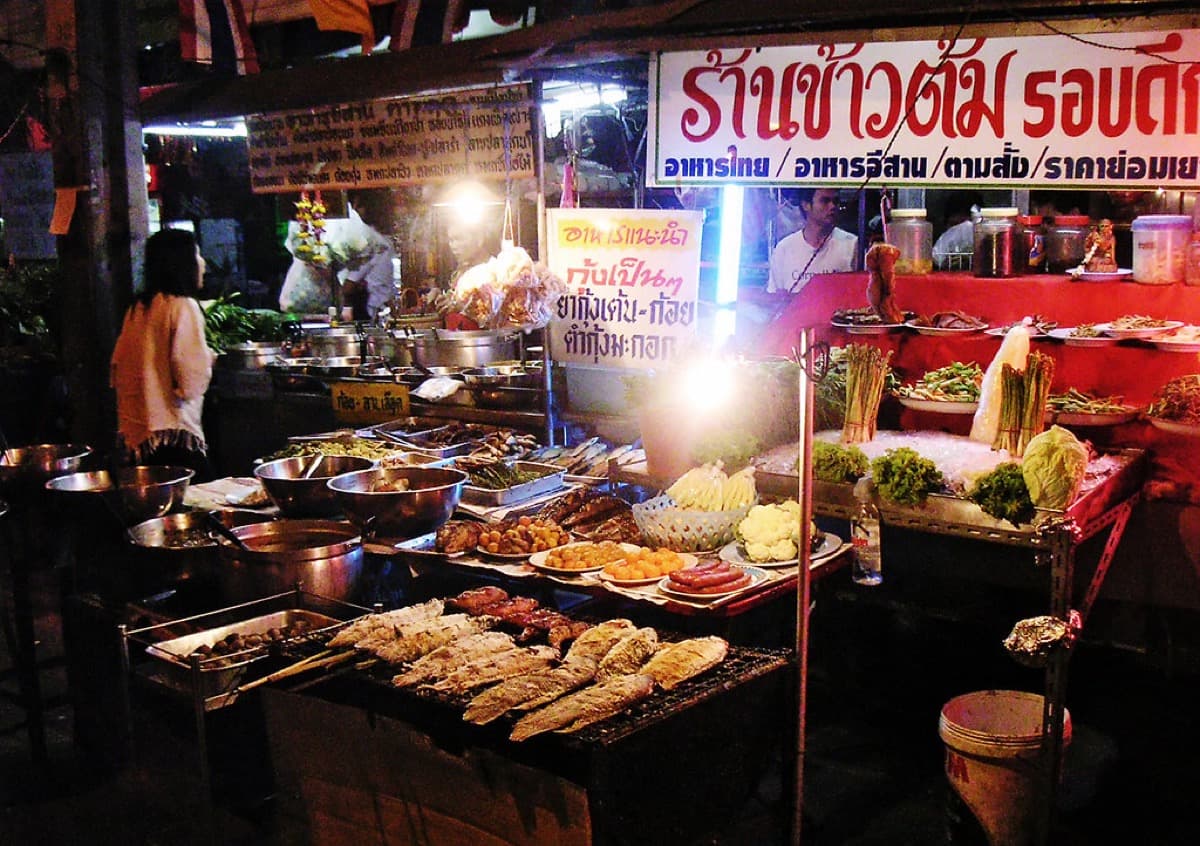 Phra Khanong Neighbourhood Guide: Eat, Walk, and Slow Down Like a Local