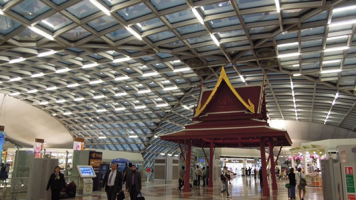 A train platform at Suvarnabhumi Airport in Bangkok